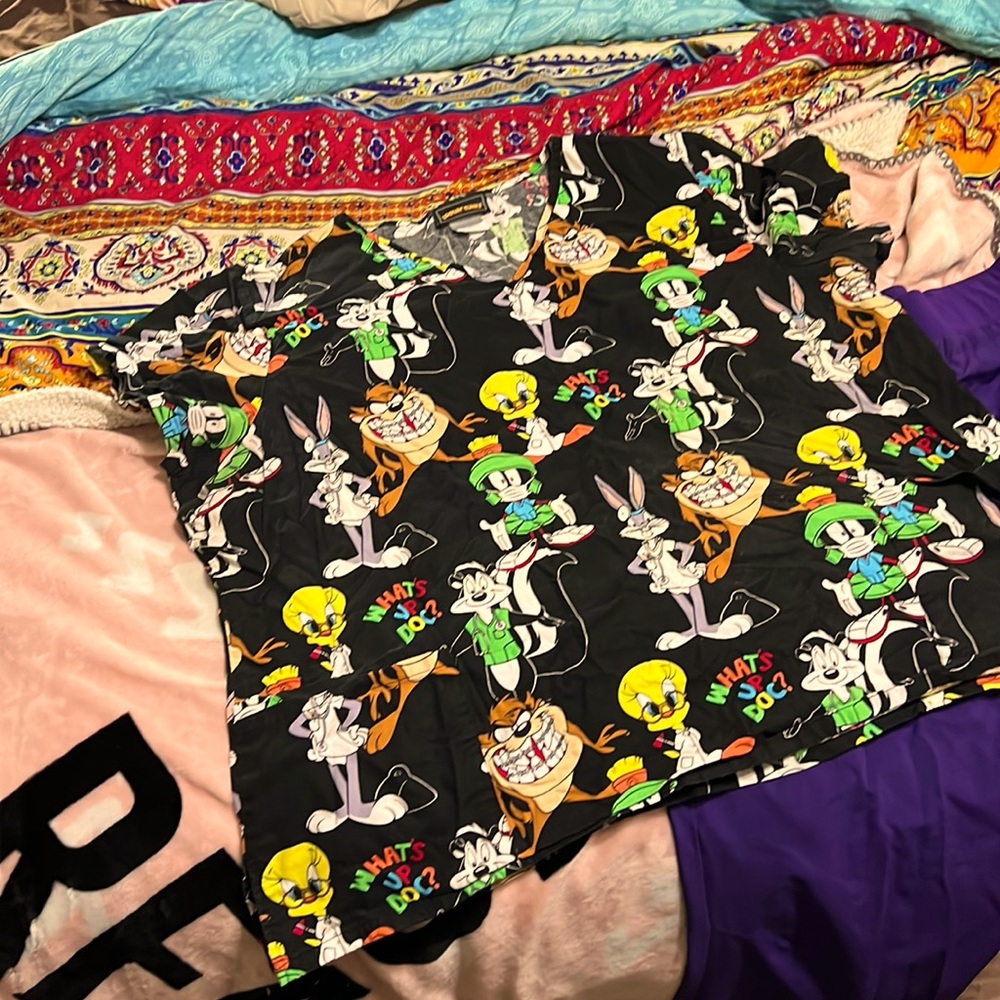 Plus Sis Scrubs Top- Looney Tunes 3xl Plus Scrubs Too w/ Pockets